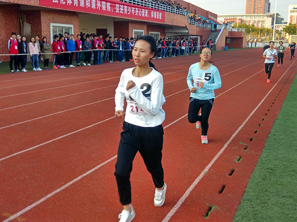 信息系参加学院第十三届田径运动会首日成绩汇报